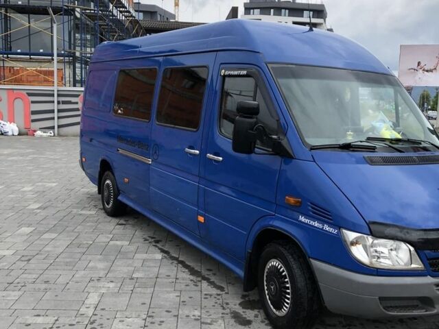 Синий Мерседес Sprinter, объемом двигателя 2.1 л и пробегом 500 тыс. км за 7800 $, фото 2 на Automoto.ua