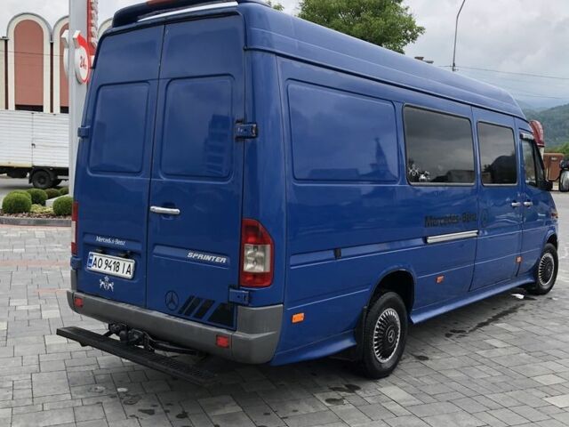 Синий Мерседес Sprinter, объемом двигателя 2.1 л и пробегом 500 тыс. км за 7800 $, фото 4 на Automoto.ua