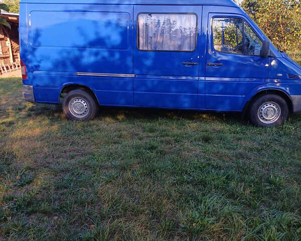 Синий Мерседес Sprinter, объемом двигателя 2.15 л и пробегом 330 тыс. км за 10000 $, фото 5 на Automoto.ua