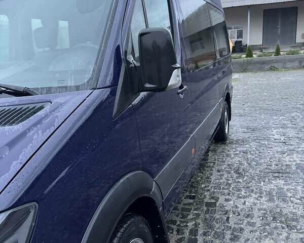Синій Мерседес Sprinter, об'ємом двигуна 2.15 л та пробігом 400 тис. км за 12000 $, фото 4 на Automoto.ua