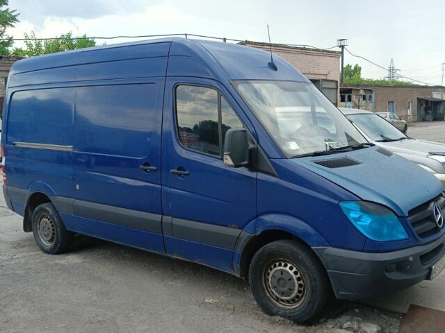 Синий Мерседес Sprinter, объемом двигателя 2.1 л и пробегом 533 тыс. км за 8900 $, фото 2 на Automoto.ua