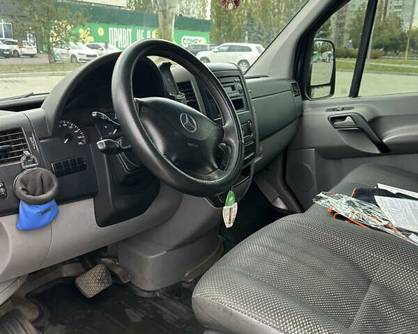 Синий Мерседес Sprinter, объемом двигателя 2.2 л и пробегом 607 тыс. км за 10400 $, фото 12 на Automoto.ua