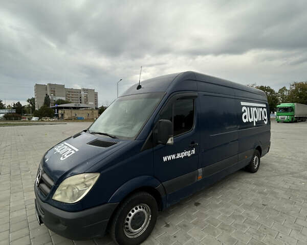 Синий Мерседес Sprinter, объемом двигателя 2.2 л и пробегом 607 тыс. км за 10400 $, фото 7 на Automoto.ua