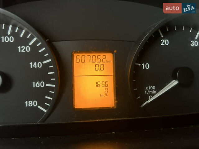 Синий Мерседес Sprinter, объемом двигателя 2.2 л и пробегом 607 тыс. км за 10400 $, фото 16 на Automoto.ua