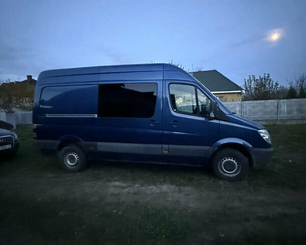 Синій Мерседес Sprinter, об'ємом двигуна 2.99 л та пробігом 450 тис. км за 12700 $, фото 4 на Automoto.ua