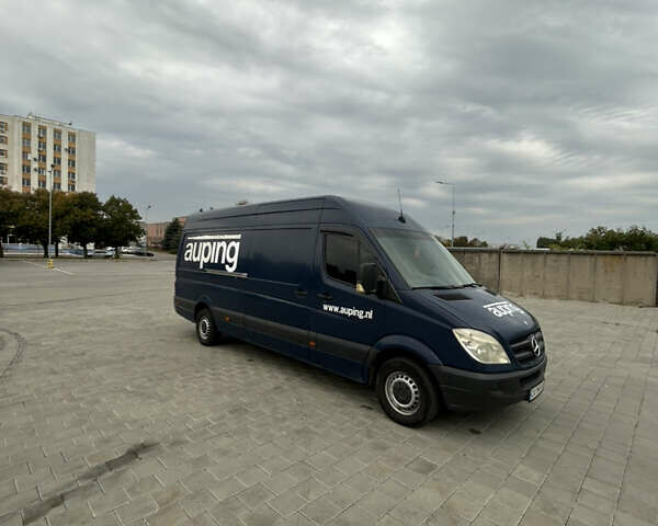 Синий Мерседес Sprinter, объемом двигателя 2.2 л и пробегом 607 тыс. км за 10400 $, фото 3 на Automoto.ua