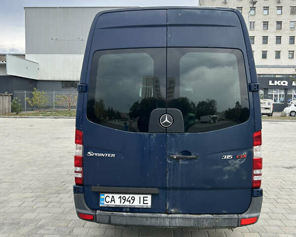 Синий Мерседес Sprinter, объемом двигателя 2.2 л и пробегом 607 тыс. км за 10400 $, фото 10 на Automoto.ua