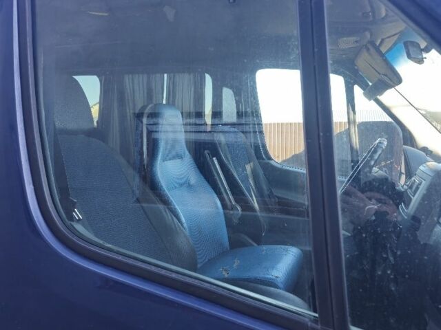 Синий Мерседес Sprinter, объемом двигателя 2 л и пробегом 220 тыс. км за 10000 $, фото 3 на Automoto.ua