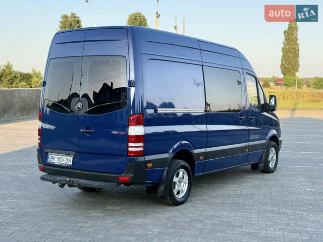 Синій Мерседес Sprinter, об'ємом двигуна 2.99 л та пробігом 315 тис. км за 14500 $, фото 5 на Automoto.ua