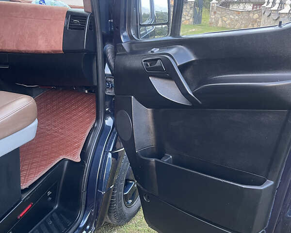 Синій Мерседес Sprinter, об'ємом двигуна 2.99 л та пробігом 336 тис. км за 20500 $, фото 10 на Automoto.ua
