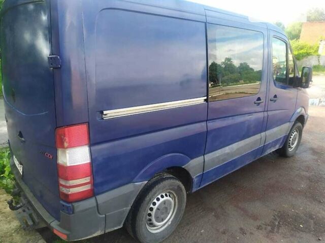 Синий Мерседес Sprinter, объемом двигателя 2.2 л и пробегом 300 тыс. км за 7550 $, фото 1 на Automoto.ua