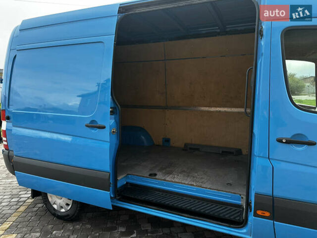 Синий Мерседес Sprinter, объемом двигателя 2.2 л и пробегом 442 тыс. км за 13800 $, фото 8 на Automoto.ua