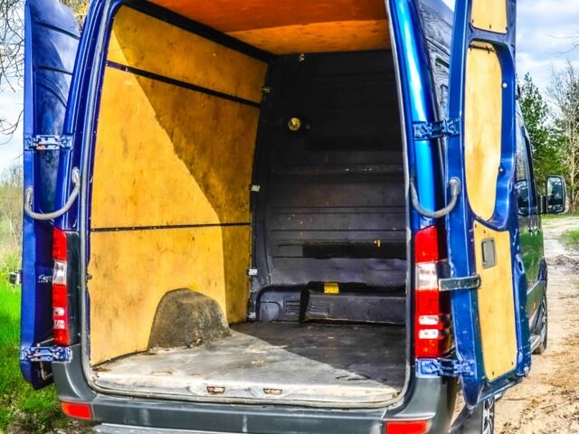 Синий Мерседес Sprinter, объемом двигателя 3 л и пробегом 350 тыс. км за 19000 $, фото 8 на Automoto.ua