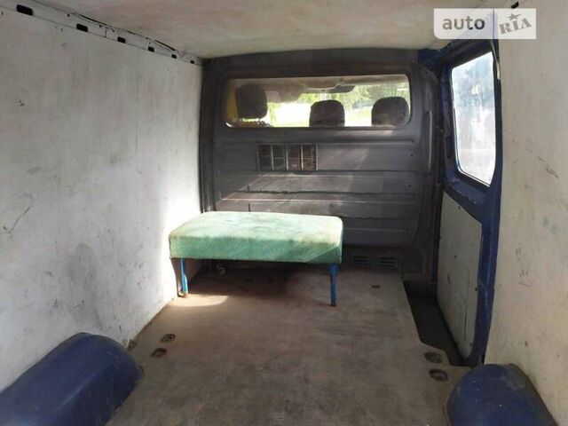 Синий Мерседес Sprinter, объемом двигателя 2.2 л и пробегом 300 тыс. км за 7550 $, фото 6 на Automoto.ua