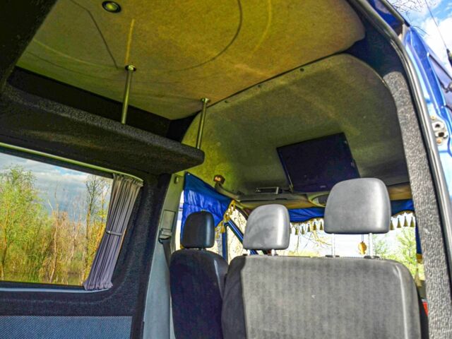 Синий Мерседес Sprinter, объемом двигателя 3 л и пробегом 350 тыс. км за 19000 $, фото 14 на Automoto.ua