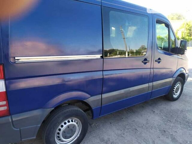 Синий Мерседес Sprinter, объемом двигателя 2.2 л и пробегом 300 тыс. км за 7550 $, фото 3 на Automoto.ua