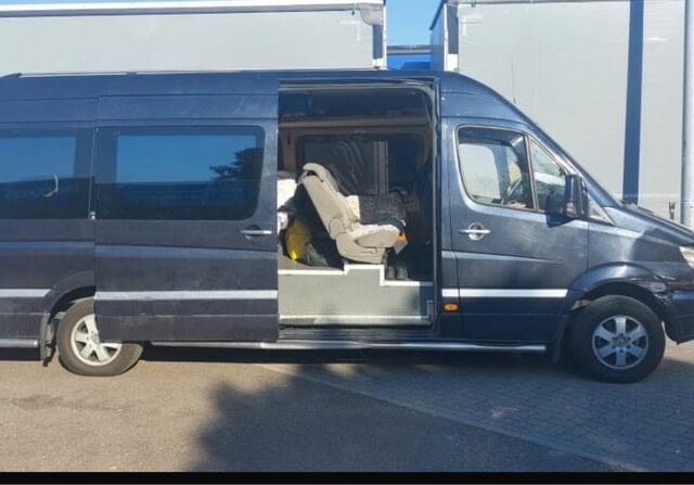 Синий Мерседес Sprinter, объемом двигателя 3 л и пробегом 300 тыс. км за 11000 $, фото 9 на Automoto.ua