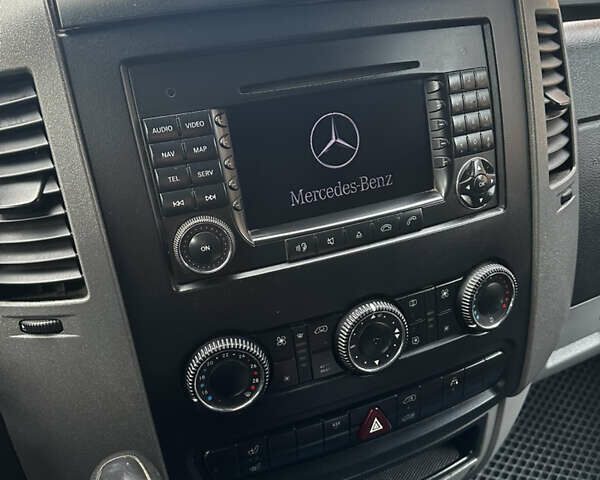 Синий Мерседес Sprinter, объемом двигателя 2.2 л и пробегом 442 тыс. км за 13800 $, фото 31 на Automoto.ua
