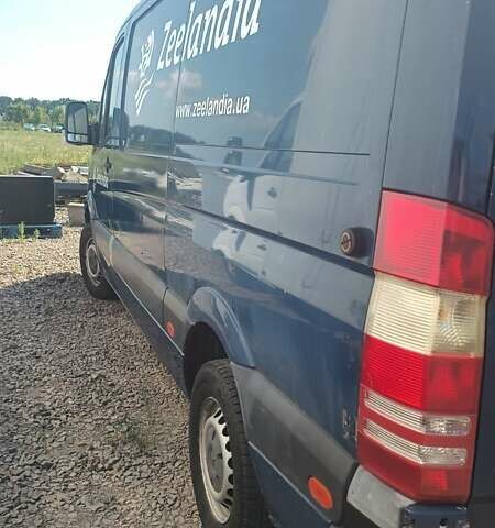 Синий Мерседес Sprinter, объемом двигателя 2.15 л и пробегом 432 тыс. км за 10770 $, фото 4 на Automoto.ua