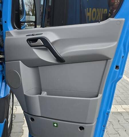 Синий Мерседес Sprinter, объемом двигателя 2.15 л и пробегом 290 тыс. км за 11850 $, фото 30 на Automoto.ua