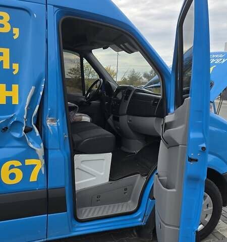 Синий Мерседес Sprinter, объемом двигателя 2.15 л и пробегом 290 тыс. км за 11850 $, фото 29 на Automoto.ua