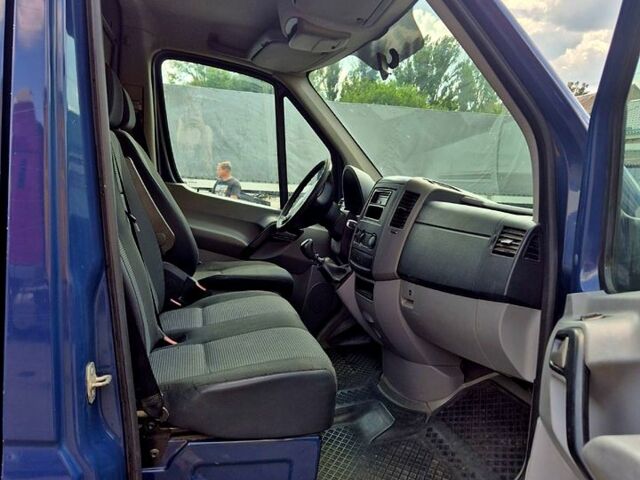 Синій Мерседес Sprinter, об'ємом двигуна 2.1 л та пробігом 165 тис. км за 10000 $, фото 3 на Automoto.ua