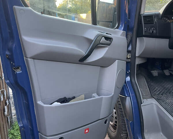 Синій Мерседес Sprinter, об'ємом двигуна 2.14 л та пробігом 407 тис. км за 12000 $, фото 4 на Automoto.ua
