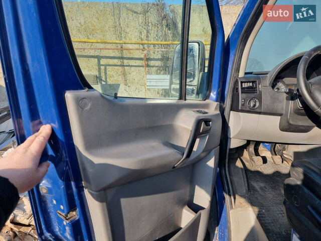 Синий Мерседес Sprinter, объемом двигателя 2.14 л и пробегом 295 тыс. км за 7500 $, фото 15 на Automoto.ua