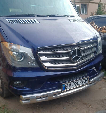 Синий Мерседес Sprinter, объемом двигателя 2.15 л и пробегом 450 тыс. км за 18000 $, фото 2 на Automoto.ua