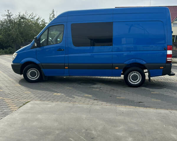Синий Мерседес Sprinter, объемом двигателя 3 л и пробегом 280 тыс. км за 15000 $, фото 3 на Automoto.ua