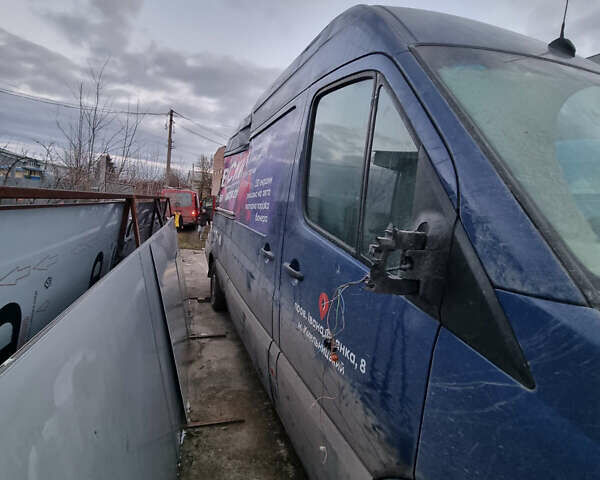 Синий Мерседес Sprinter, объемом двигателя 2.14 л и пробегом 295 тыс. км за 7500 $, фото 4 на Automoto.ua