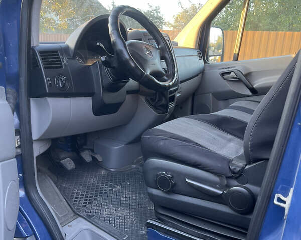 Синій Мерседес Sprinter, об'ємом двигуна 2.14 л та пробігом 407 тис. км за 12000 $, фото 5 на Automoto.ua