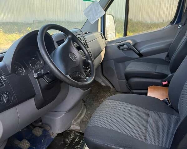 Синий Мерседес Sprinter, объемом двигателя 2.14 л и пробегом 250 тыс. км за 5000 $, фото 6 на Automoto.ua