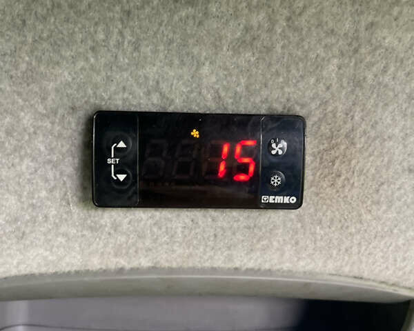 Синій Мерседес Sprinter, об'ємом двигуна 2.14 л та пробігом 150 тис. км за 15900 $, фото 18 на Automoto.ua