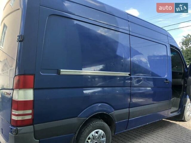 Синий Мерседес Sprinter, объемом двигателя 2.14 л и пробегом 300 тыс. км за 13500 $, фото 9 на Automoto.ua