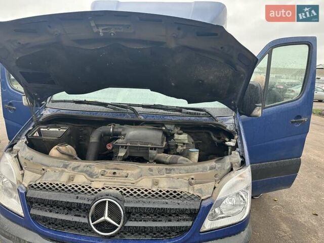 Синий Мерседес Sprinter, объемом двигателя 2.14 л и пробегом 712 тыс. км за 15000 $, фото 9 на Automoto.ua
