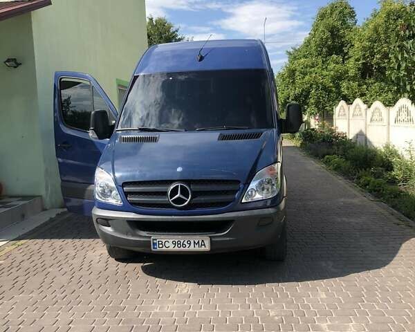 Синий Мерседес Sprinter, объемом двигателя 2.14 л и пробегом 300 тыс. км за 13500 $, фото 3 на Automoto.ua