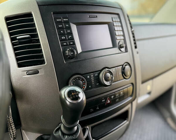 Синий Мерседес Sprinter, объемом двигателя 2.2 л и пробегом 310 тыс. км за 13500 $, фото 18 на Automoto.ua