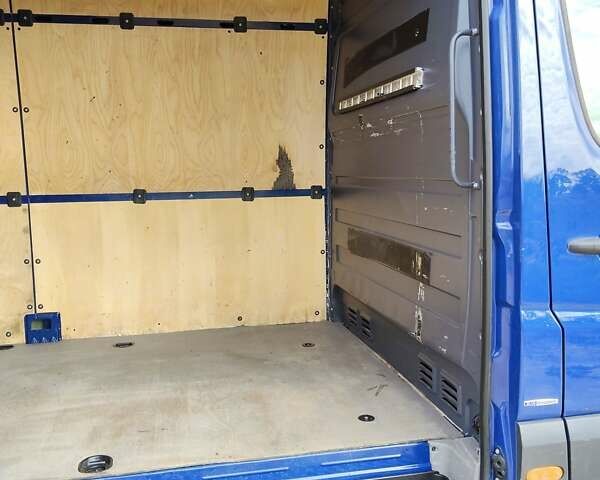 Синий Мерседес Sprinter, объемом двигателя 2.2 л и пробегом 249 тыс. км за 22999 $, фото 40 на Automoto.ua