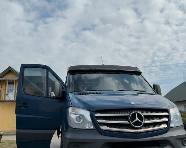 Синий Мерседес Sprinter, объемом двигателя 2.2 л и пробегом 310 тыс. км за 13500 $, фото 2 на Automoto.ua