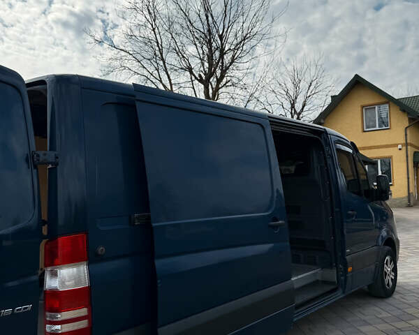 Синий Мерседес Sprinter, объемом двигателя 2.2 л и пробегом 310 тыс. км за 13500 $, фото 6 на Automoto.ua