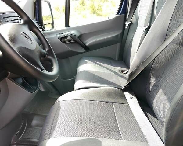 Синий Мерседес Sprinter, объемом двигателя 2.2 л и пробегом 249 тыс. км за 22999 $, фото 34 на Automoto.ua