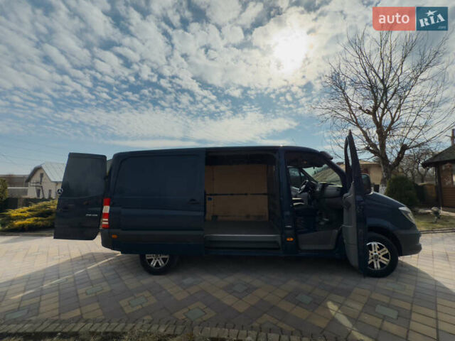 Синий Мерседес Sprinter, объемом двигателя 2.2 л и пробегом 310 тыс. км за 13500 $, фото 9 на Automoto.ua