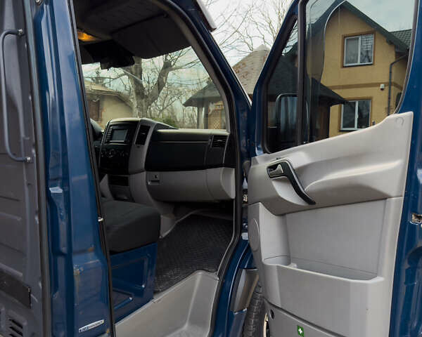 Синий Мерседес Sprinter, объемом двигателя 2.2 л и пробегом 310 тыс. км за 13500 $, фото 12 на Automoto.ua