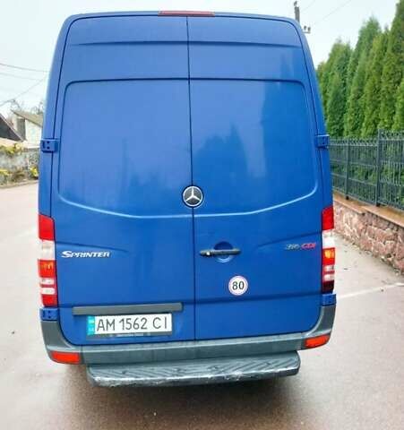 Синий Мерседес Sprinter, объемом двигателя 2.1 л и пробегом 390 тыс. км за 15750 $, фото 4 на Automoto.ua