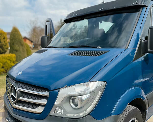 Синий Мерседес Sprinter, объемом двигателя 2.2 л и пробегом 310 тыс. км за 13500 $, фото 1 на Automoto.ua