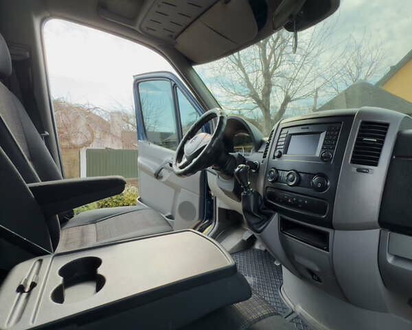 Синий Мерседес Sprinter, объемом двигателя 2.2 л и пробегом 310 тыс. км за 13500 $, фото 19 на Automoto.ua