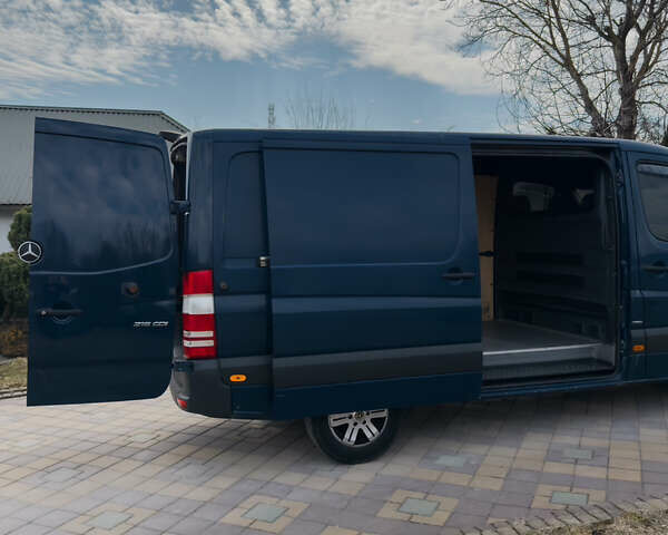 Синий Мерседес Sprinter, объемом двигателя 2.2 л и пробегом 310 тыс. км за 13500 $, фото 7 на Automoto.ua
