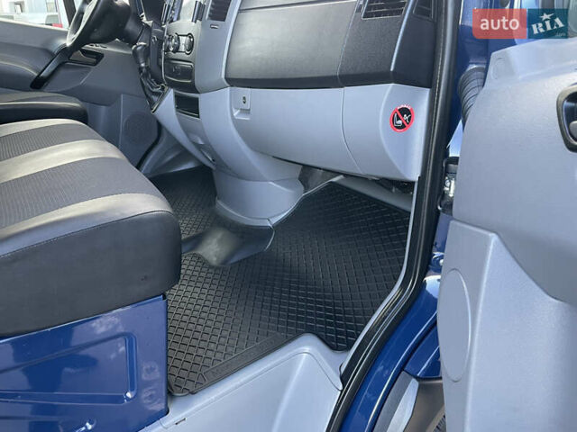 Синій Мерседес Sprinter, об'ємом двигуна 2.2 л та пробігом 215 тис. км за 27500 $, фото 45 на Automoto.ua