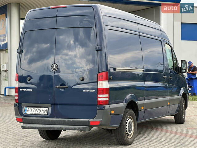 Синий Мерседес Sprinter, объемом двигателя 2.2 л и пробегом 540 тыс. км за 13500 $, фото 7 на Automoto.ua